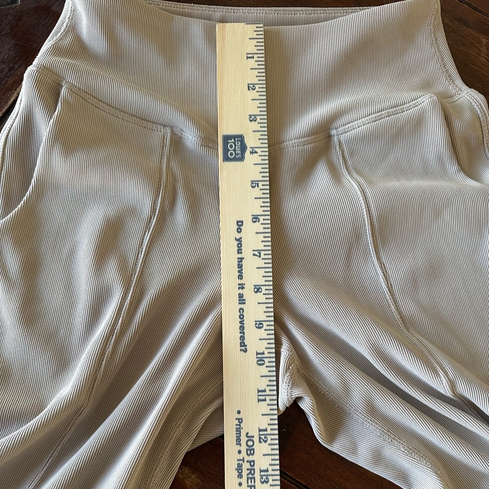 Move Theory Ribbed Flutter Flare Leggings Small Beige High Rise Front Slit Yoga - Picture 7 of 8